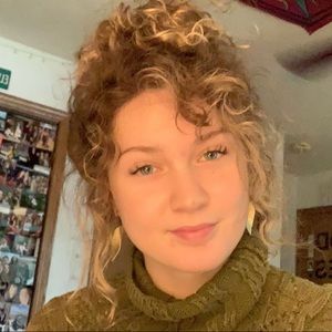 Meet your Posher, Eva